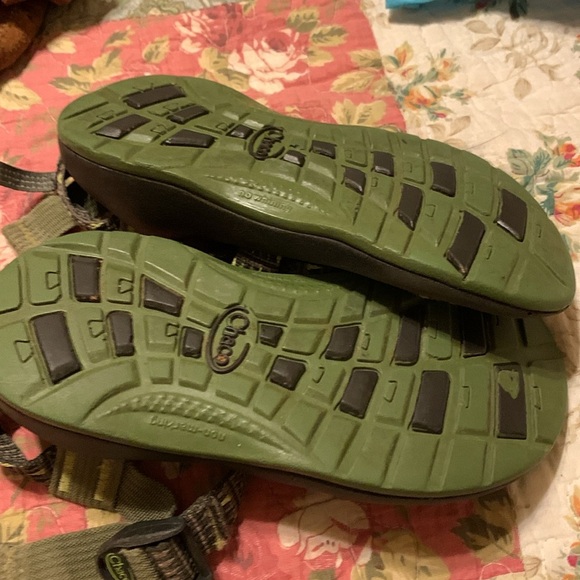 Chaco sandals size 1 excellent condition - Picture 3 of 4
